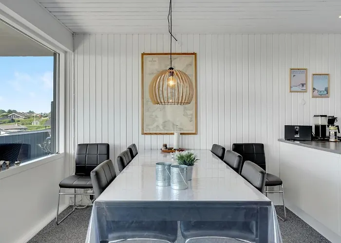 3 Bedroom Awesome In Дом отдыха *